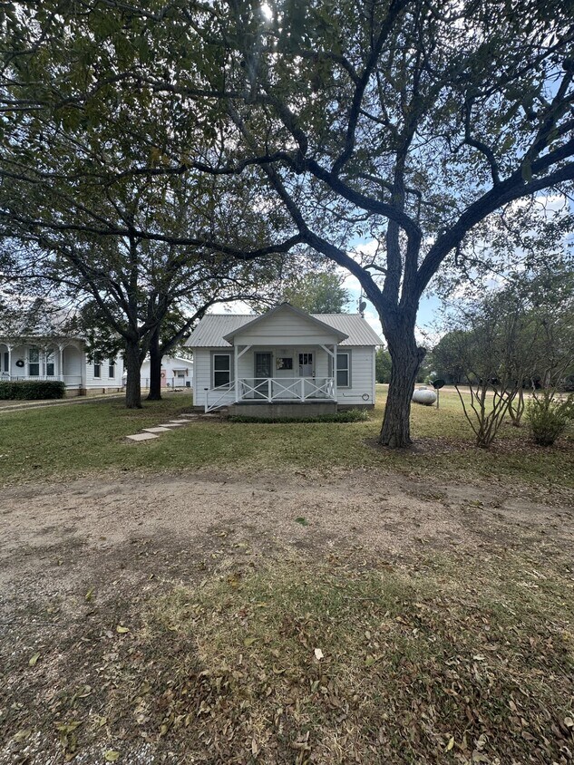 Foto principal - 719 Trinity St