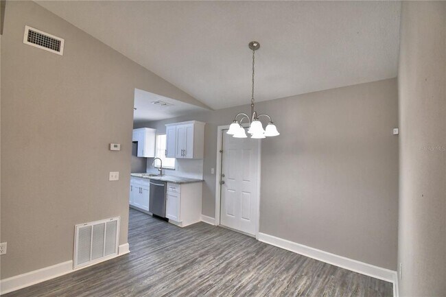Building Photo - 1155 S Nekoma Ave