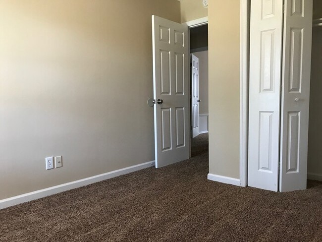 Building Photo - Beautiful Home! A Must See