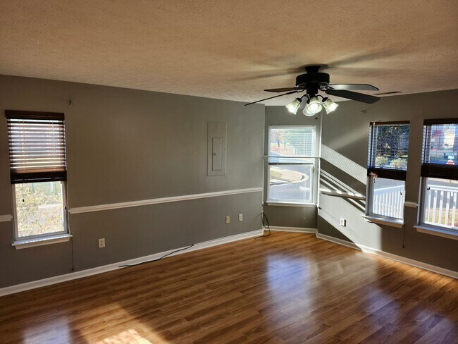 Foto del edificio - For Rent: Harrisonburg 3 BR, 2.5 Bath Townhouse
