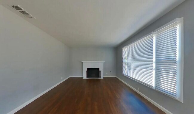 Foto del edificio - Available Home In Viola St