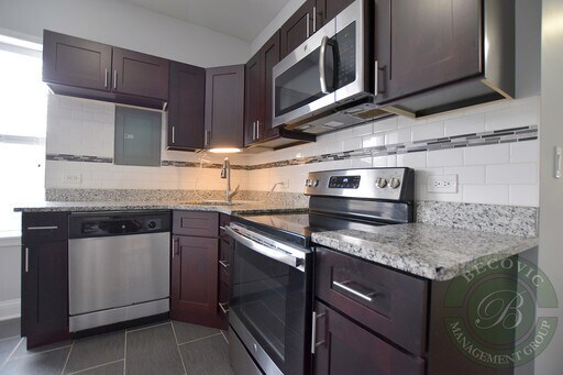 Foto del edificio - 3641 W Dickens Ave