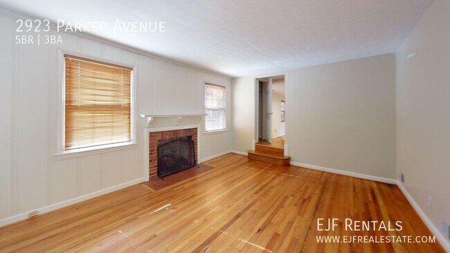 Building Photo - Wheaton Hills Five Bedroom Available for R...