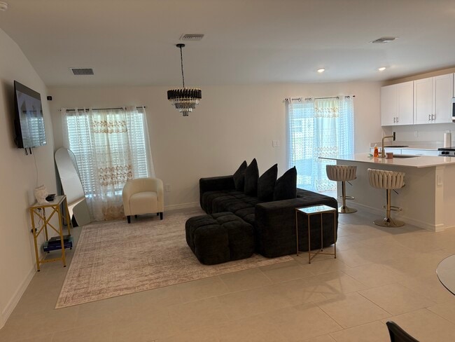 Building Photo - 17269 Cantu Ct