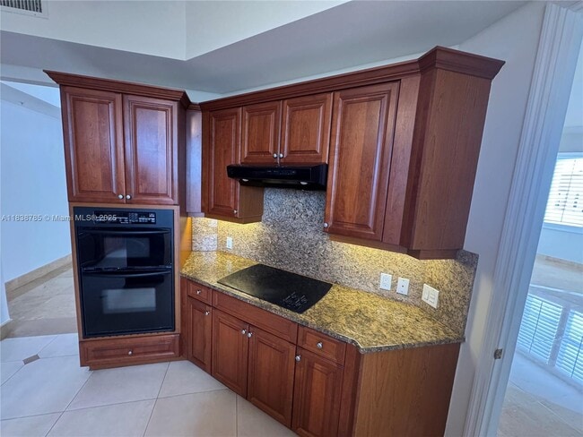 Building Photo - 626 Coral Wy