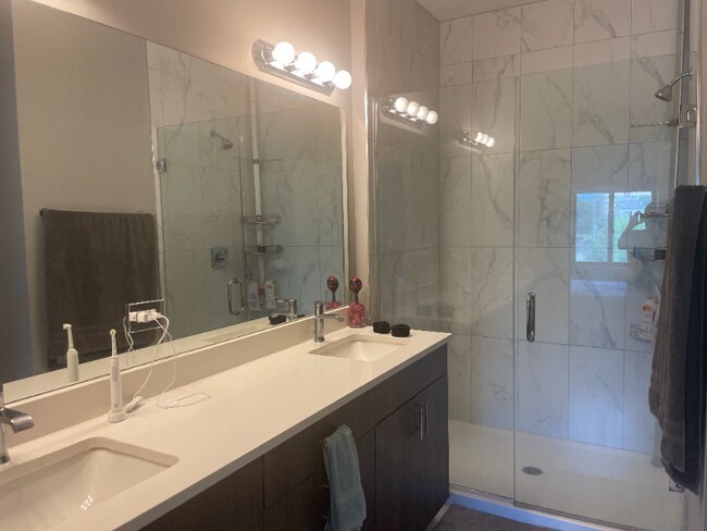 Foto del edificio - 4243 S St Lawrence Ave