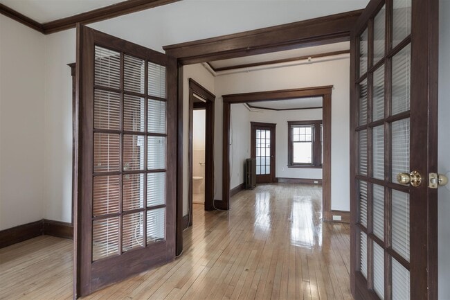 Building Photo - 3 Linnaean St