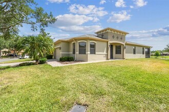 Building Photo - 829 Grand Canal Dr