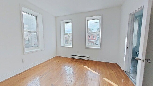 Foto del edificio - 1234-40 Rising Sun Ave