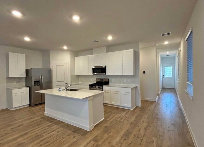 Building Photo - 3527 Shearwater St