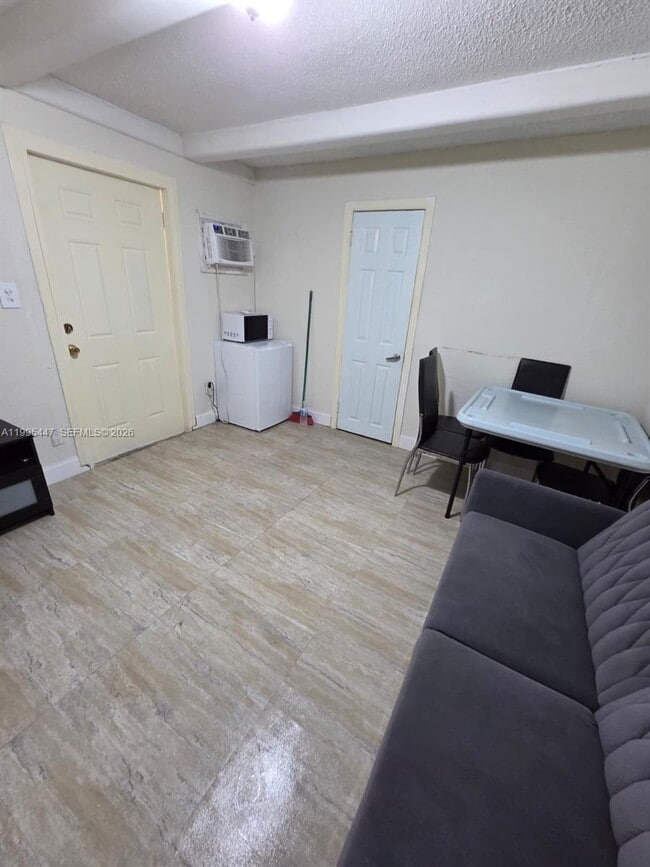 Foto del edificio - 1420 SW 129th Ct