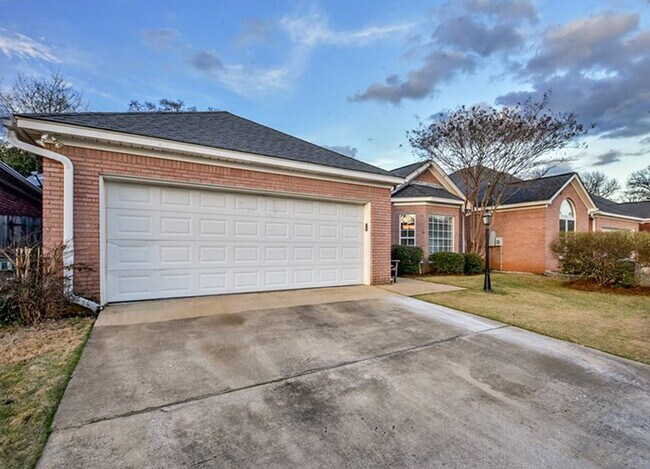 Building Photo - 1642 Hamilton Ln