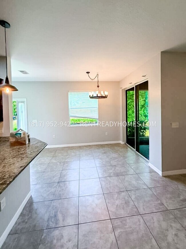 Foto del edificio - 3943 Claybrook Dr