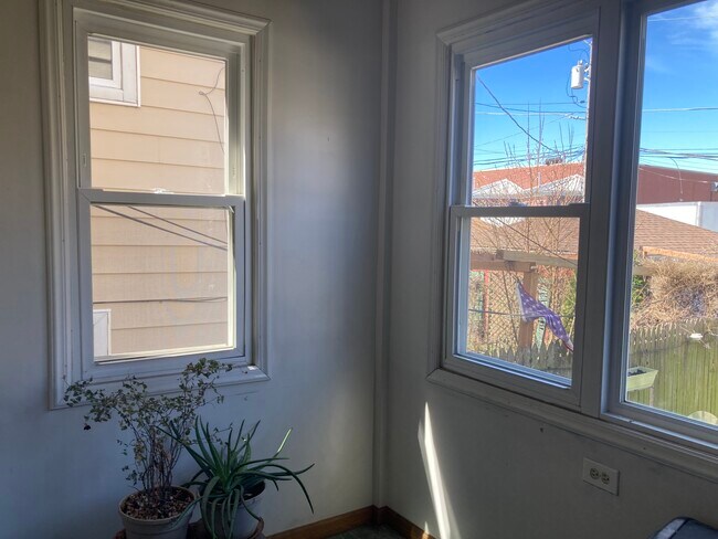 Foto del edificio - 2252 W Logan Blvd