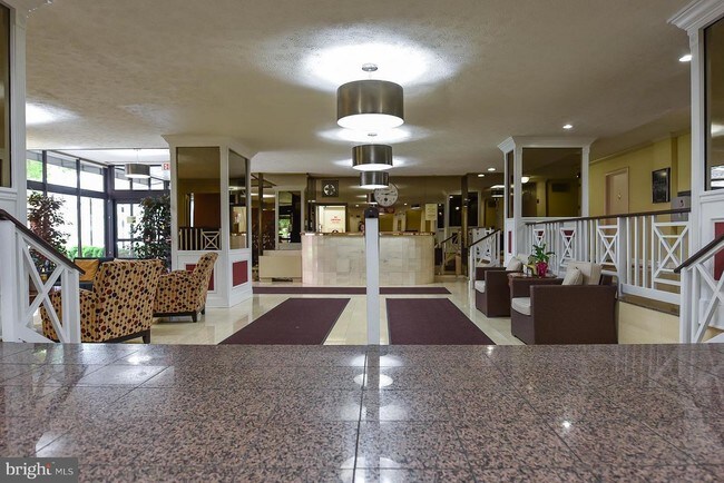 Foto del edificio - 1021 Arlington Blvd