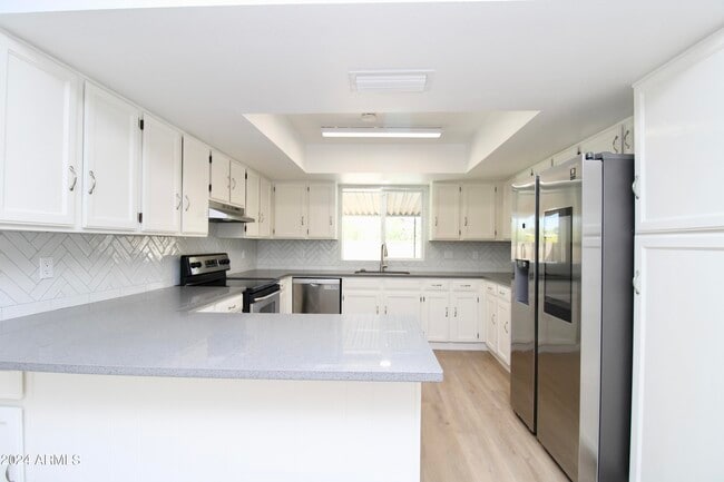 Building Photo - 10312 E Cactus Rd