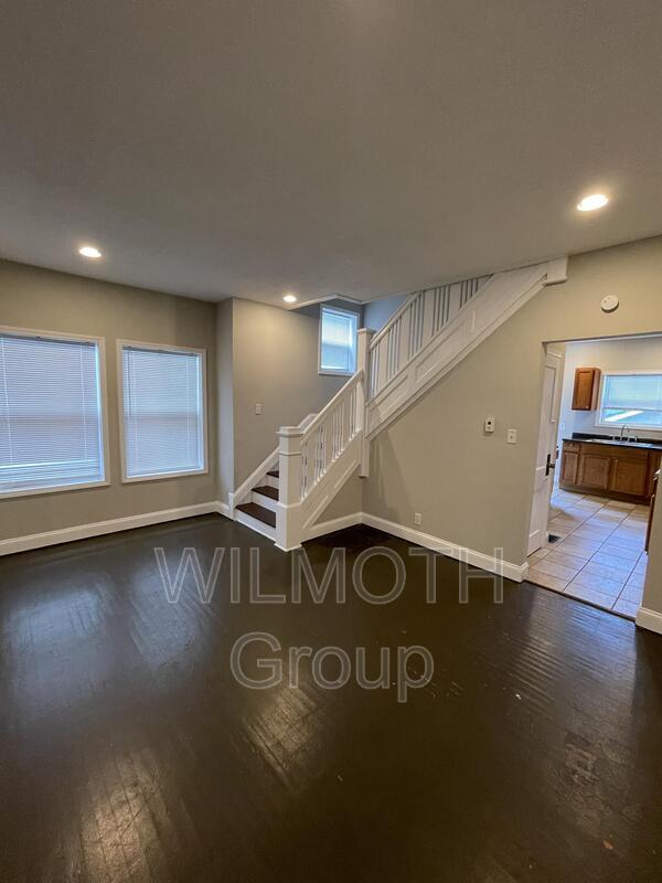 Building Photo - 2934 N College Ave