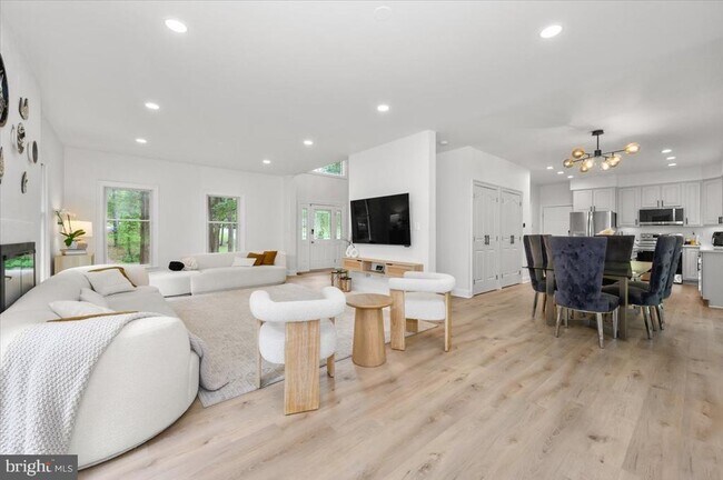 Foto del edificio - 8225 Hawkins Creamery Rd