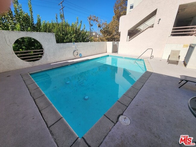 Foto del edificio - 11230 Peach Grove St