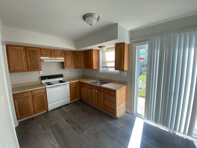 Foto del edificio - 58 Rose Ln