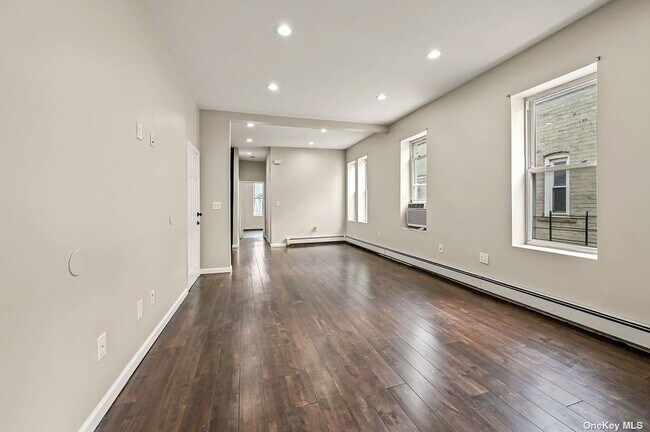 Building Photo - 701 Van Siclen Ave
