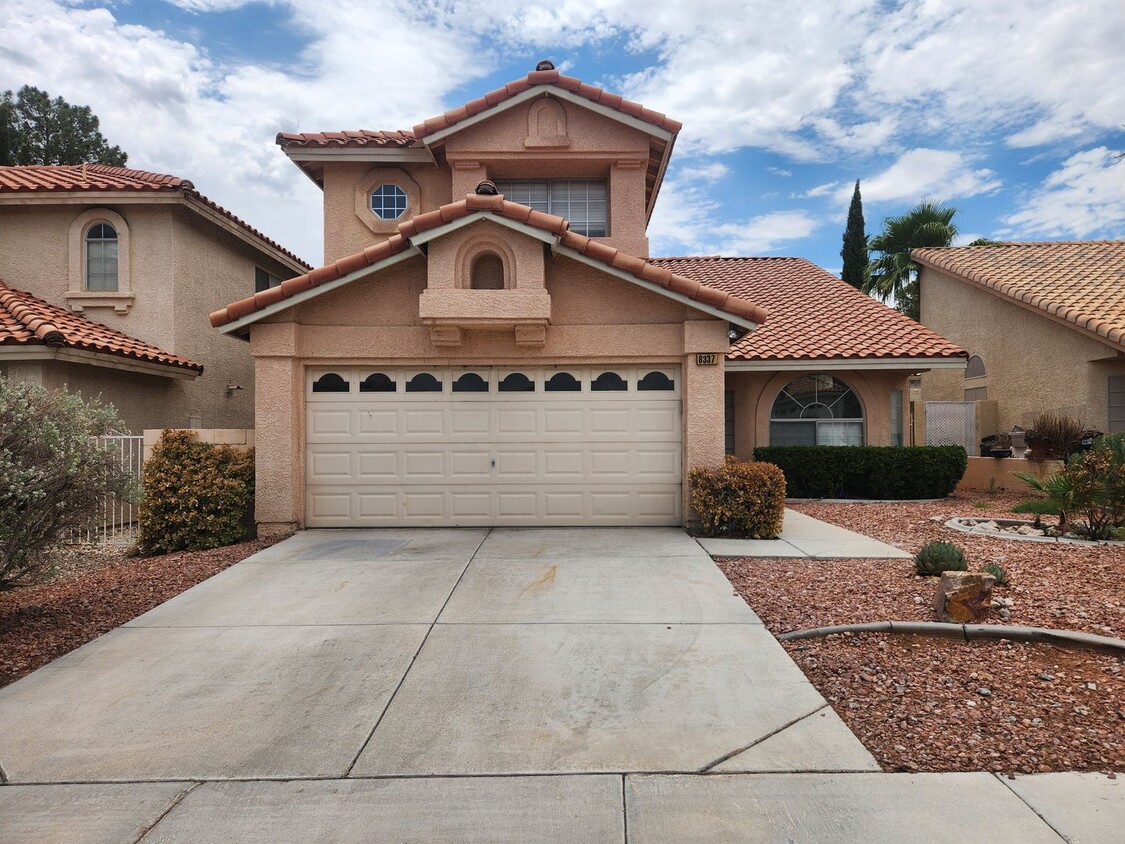 Primary Photo - A Beautiful 4 Bedroom House at Desert Shor...