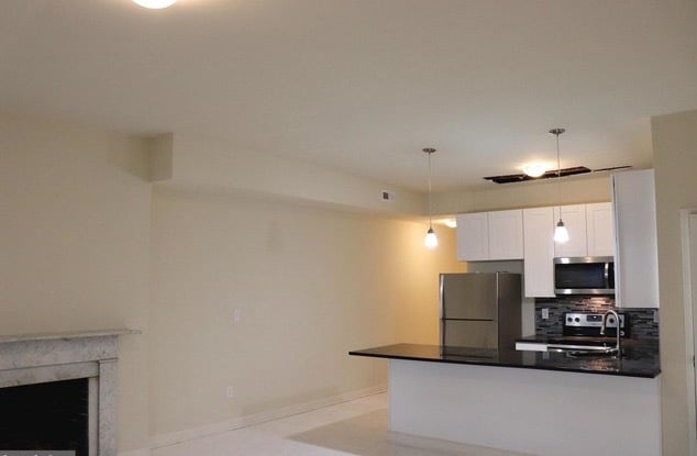 Building Photo - 30 E Preston St