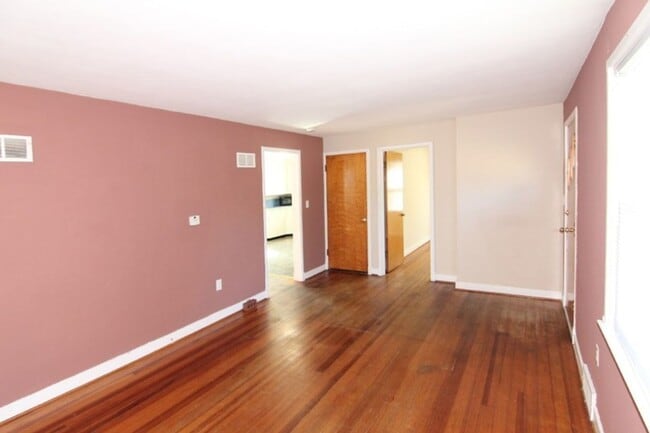 Foto del edificio - 740 &amp; 740 1/2 Sunset St - Lange - Krem Trust