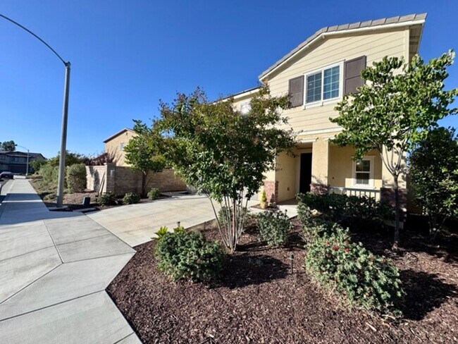 Foto del edificio - Spacious 3 Bedroom Home in Santa Rosa High...