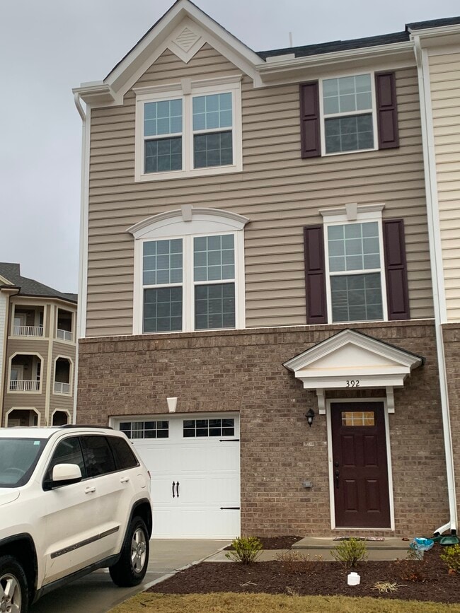 Building Photo - 392 Amber Acorn Ave