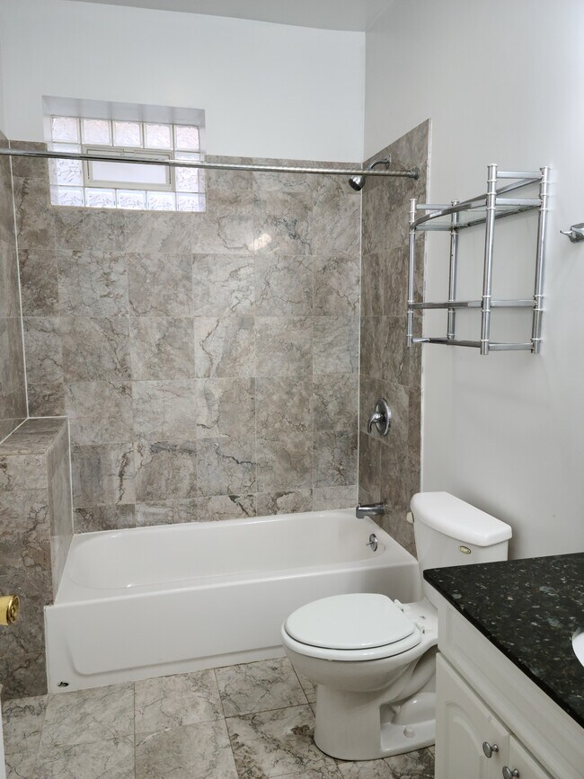 Foto del edificio - 3312 N Lawndale Ave