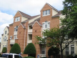 Building Photo - 1304 Garden Wall Cir