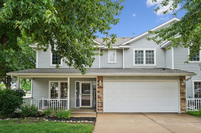Building Photo - 2100 Meadow Chase Ln