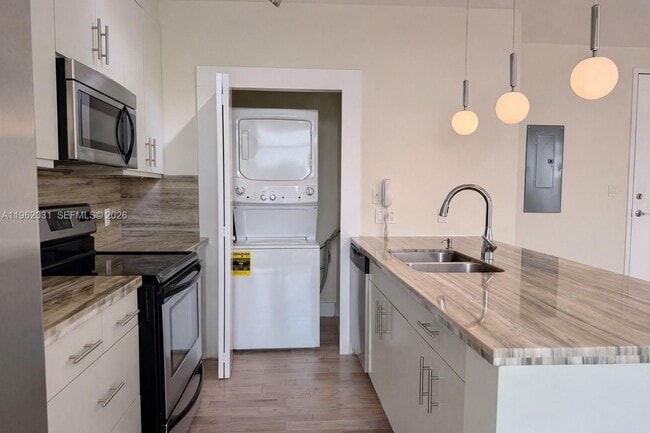 Building Photo - 6701 Biscayne Blvd