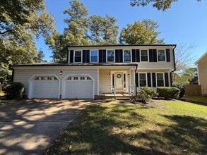 Building Photo - 2216 Heathrowe Pl