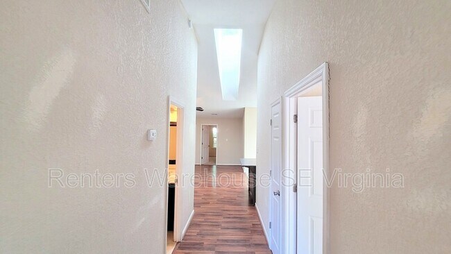 Building Photo - 5725 Constance Ct