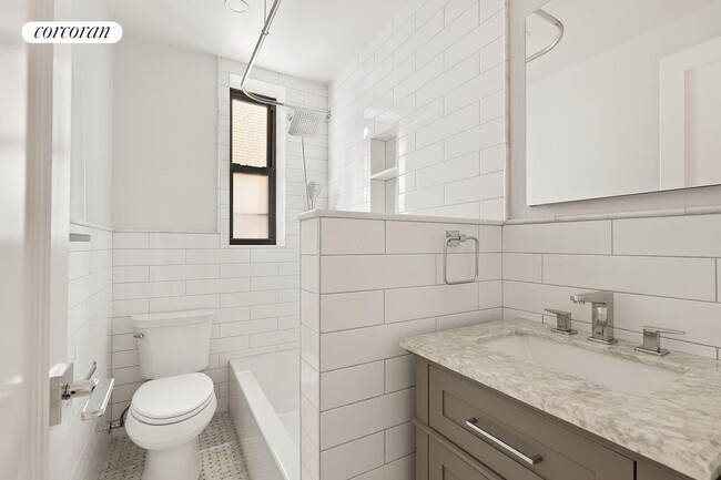 Foto del edificio - 29 W 65th St