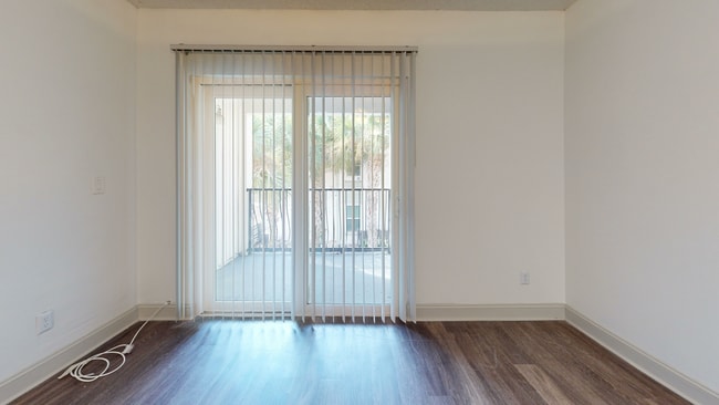 Sun Bay - Porch.jpg - Sun Bay Palms at South Tampa