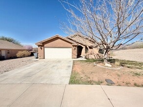 Building Photo - 887 Caddington Rd