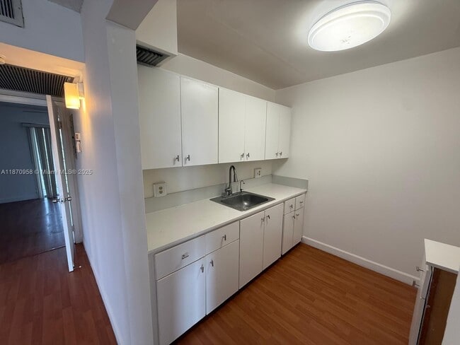 Foto del edificio - 13355 SW 9th Ct