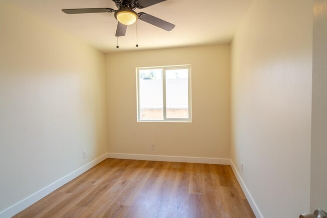 Foto del edificio - 6406 Shane Pl