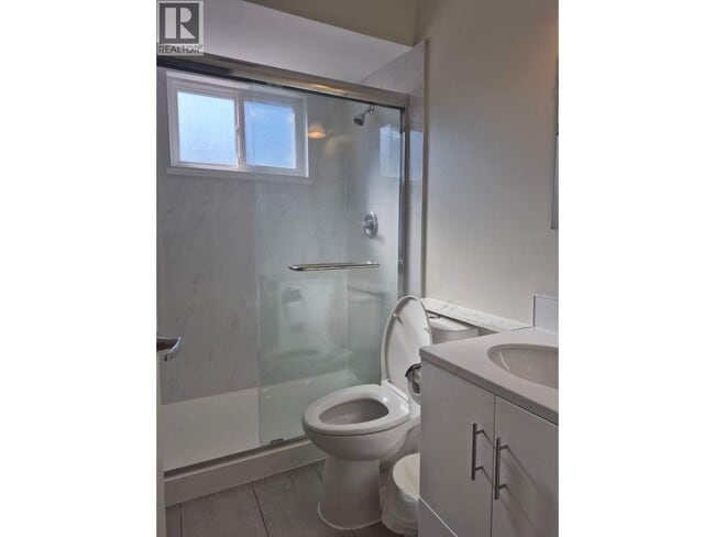 Building Photo - 3850 Fir St