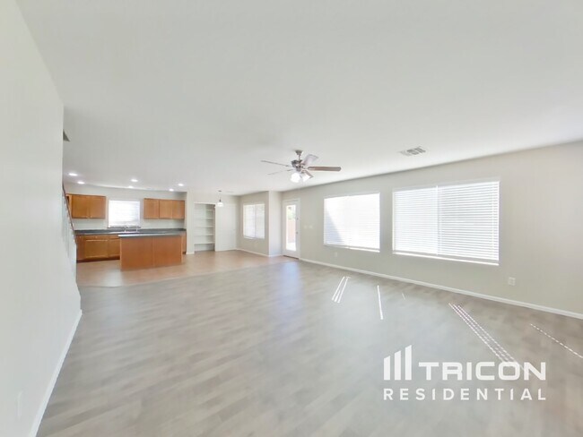 Building Photo - 4389 E Rock Dr