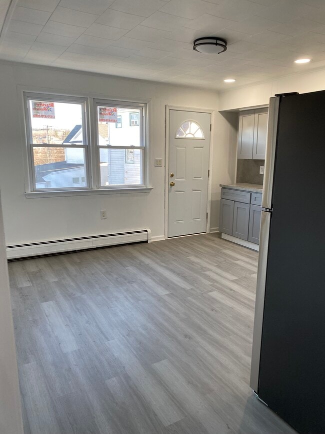 Building Photo - 56 Charles St