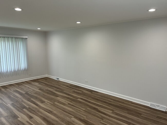 Foto del edificio - 105 N Phelps Ave