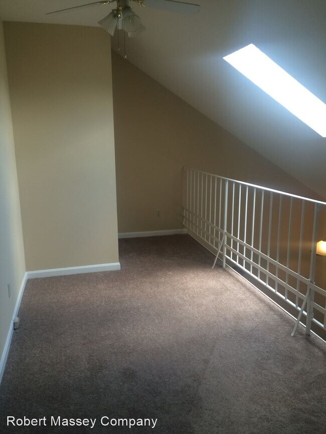 Building Photo - 2 br, 2 bath House - 2730 Hollywood Terrac...