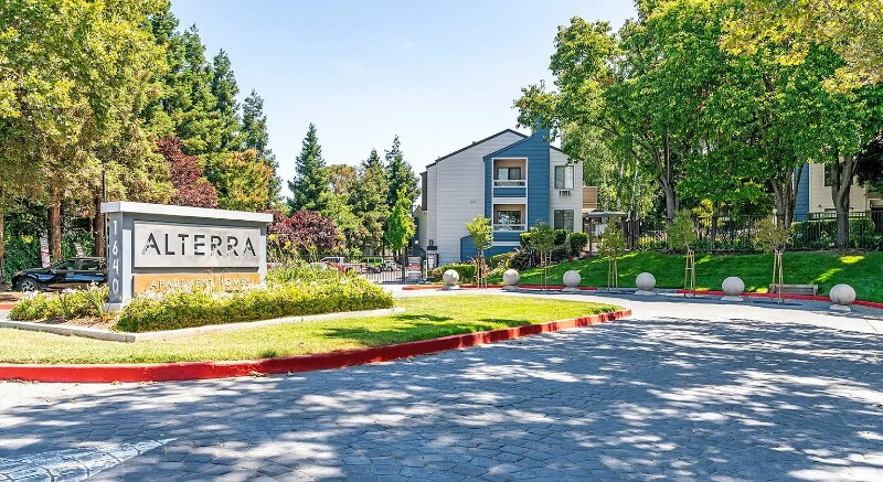 1640 La Rossa Circle