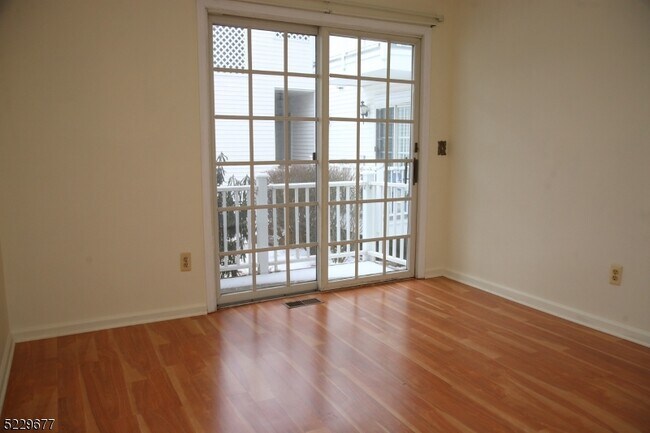Building Photo - 209 Alexandria Way
