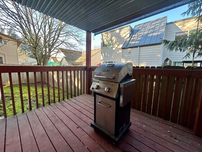 Building Photo - VA-MOV01