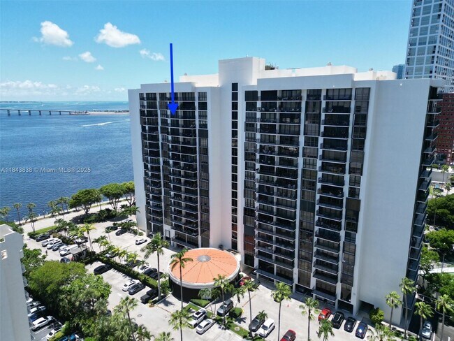 Building Photo - 1450 Brickell Bay Dr